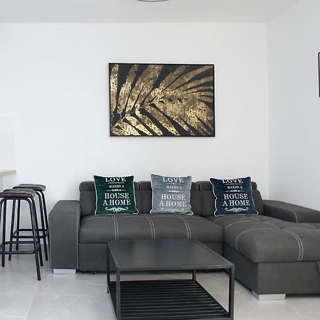 Apartments4You Leonardo 17 바트얌 외부 사진