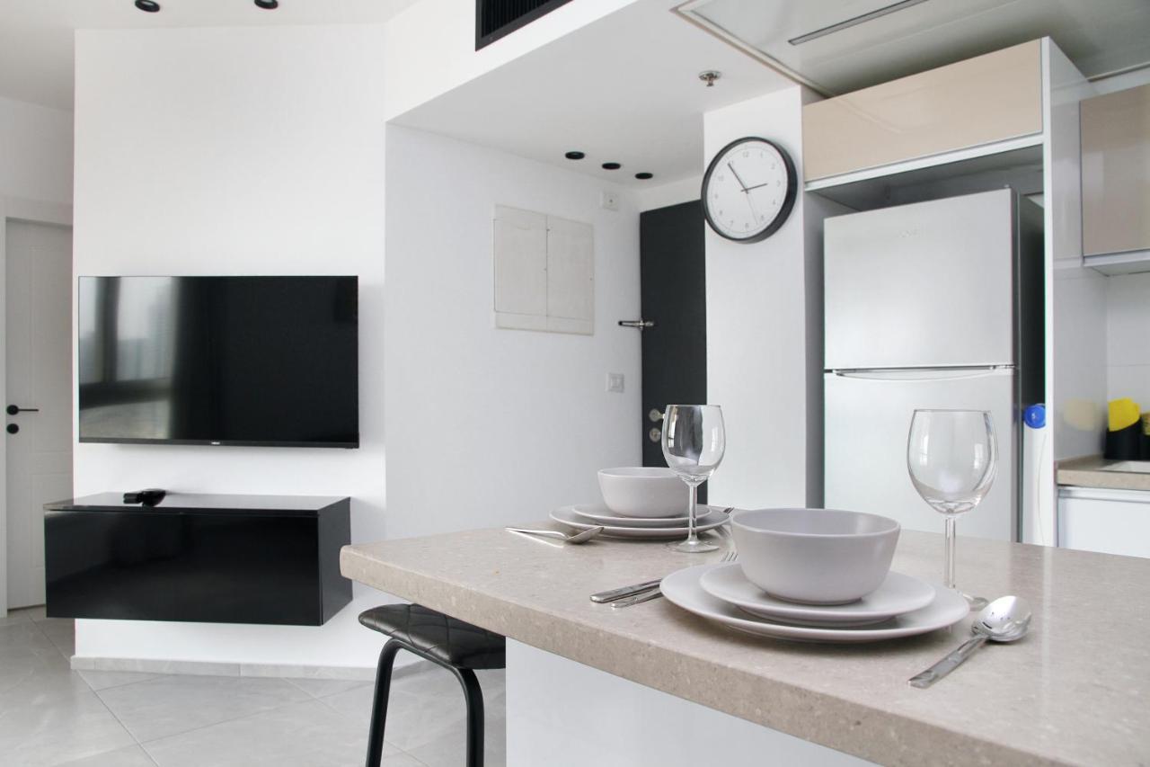 Apartments4You Leonardo 17 바트얌 외부 사진